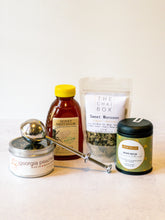 Load image into Gallery viewer, Tea Lovers Deluxe Gift Tote
